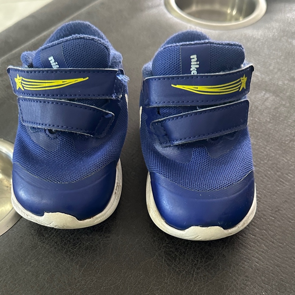 Nike Kids Blue Velcro Sneakers with Yellow Accent